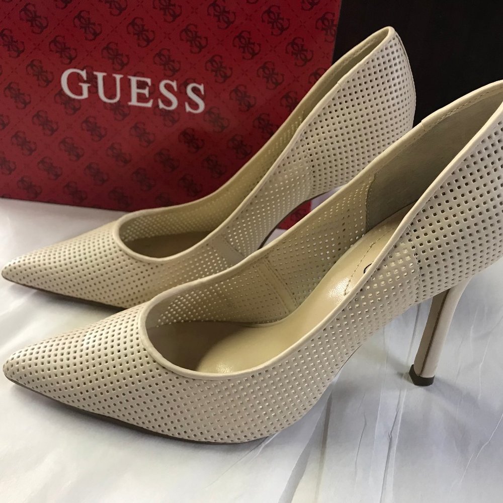 Guess Eloy Perf Pump